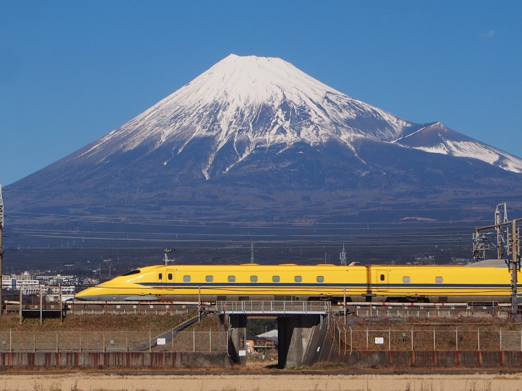 新幹線 ドクターイエロー 画像　富士山